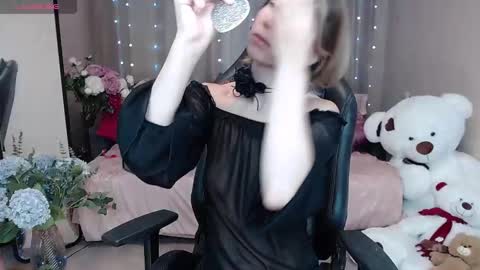 Snapshot of cherishsia chatting on 10.13.25 Adriana online show from 10.13.25