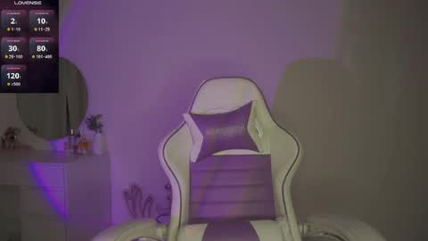 Holly online show from 09.29.25