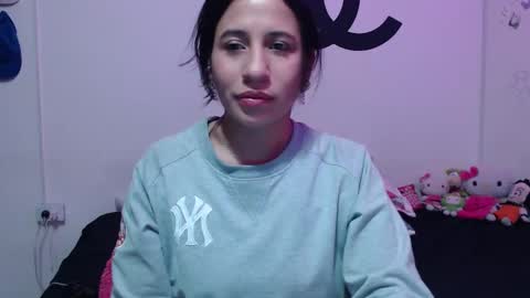 Snapshot of cherry_hc chatting on 01.22.25 Nezumy Rey online show from 01.22.25