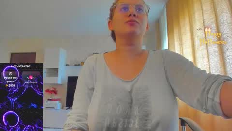 mayra online show from 10.23.25