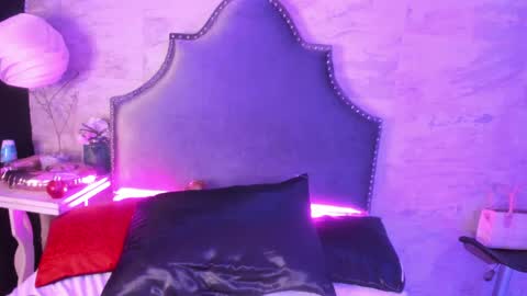 Snapshot of cherry_sussan chatting on 12.20.24 Sussan Cherry online show from 12.20.24