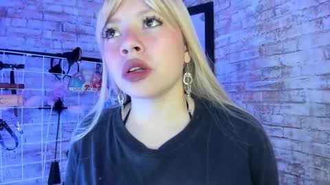     online show from 11.03.25