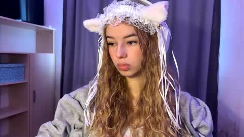 Snapshot of cherryrush951544 chatting on 10.24.25 Evie online show from 10.24.25