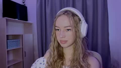 Evie online show from 10.29.25