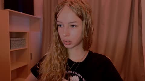 Evie online show from 11.24.25