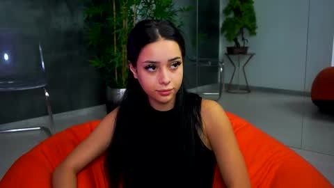 Selena online show from 09.22.25