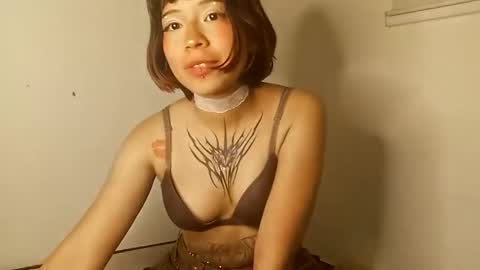 Snapshot of cherrywitchy chatting on 12.31.24 Cherry online show from 12.31.24