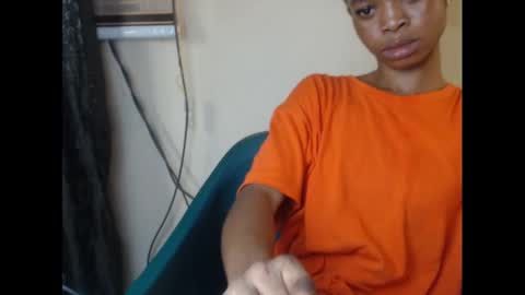 Snapshot of cherryxpussy chatting on 01.26.25 cherryxpussy online show from 01.26.25