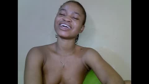 Snapshot of cherryxpussy chatting on 10.06.25 cherryxpussy online show from 10.06.25