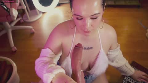 Snapshot of chery_lady22 chatting on 03.08.25 Banny online show from 03.08.25