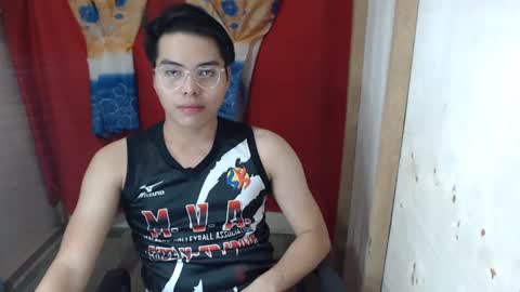 Snapshot of chicago_west chatting on 12.21.24 Ask me online show from 12.21.24