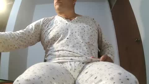 Snapshot of chicoguapo8 chatting on 11.27.25 jorge online show from 11.27.25