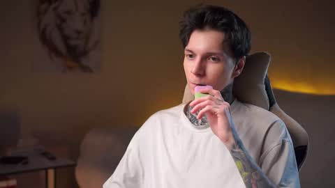 Snapshot of chillguy2k chatting on 10.20.25 Rick online show from 10.20.25