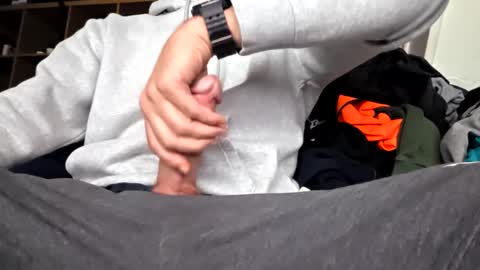 Snapshot of chillnflix chatting on 10.03.25 chillnflix online show from 10.03.25