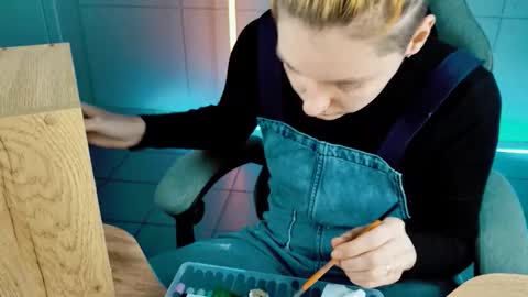 Bella online show from 11.22.25