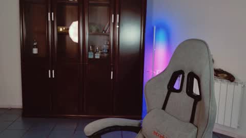 Bella online show from 12.18.25