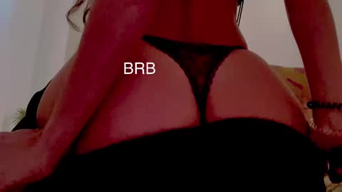 Snapshot of chillwithcamii chatting on 01.29.25 yoursensualparadise online show from 01.29.25