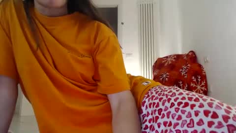 Snapshot of chillwithcamii chatting on 02.09.25 yoursensualparadise online show from 02.09.25