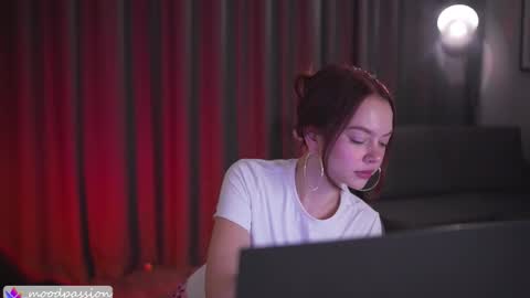 Snapshot of chillwithstacy chatting on 09.25.25 chillwithstacy online show from 09.25.25