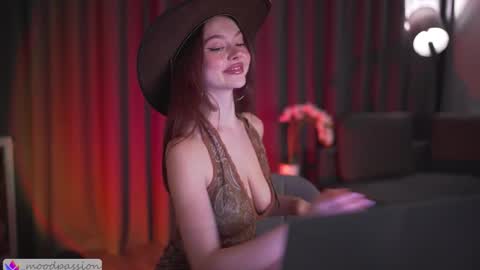 Snapshot of chillwithstacy chatting on 09.28.25 chillwithstacy online show from 09.28.25