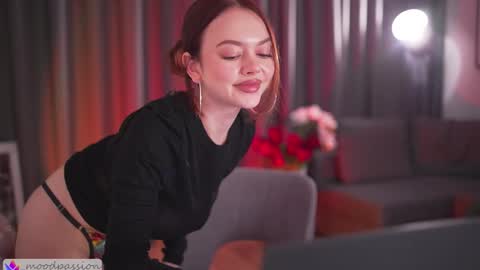 Snapshot of chillwithstacy chatting on 10.03.25 chillwithstacy online show from 10.03.25