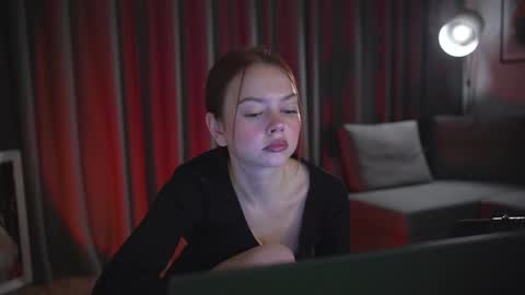 Snapshot of chillwithstacy chatting on 11.06.25 chillwithstacy online show from 11.06.25