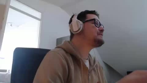 chillzonecam online show from 10.27.25