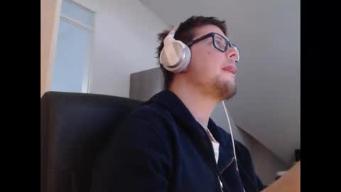 chillzonecam online show from 04.25.26