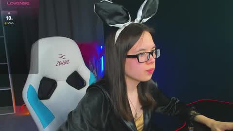 Snapshot of chio_mio chatting on 02.23.25 chio_mio online show from 02.23.25
