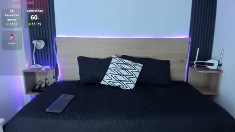 Snapshot of chiqui_milk1 chatting on 10.27.25 Chiqui online show from 10.27.25