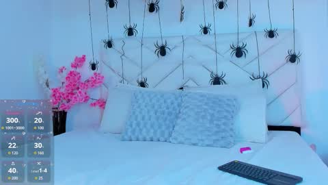 chloe_avery online show from 10.22.25