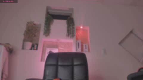 chloe_cooperr online show from 09.23.25