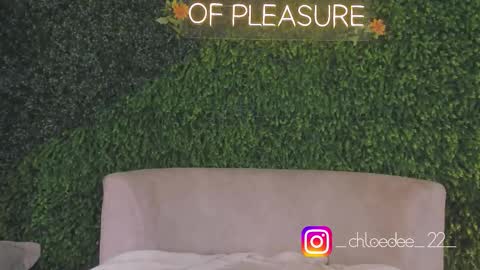 Chloe online show from 10.19.25