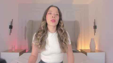 Chloe online show from 11.18.25