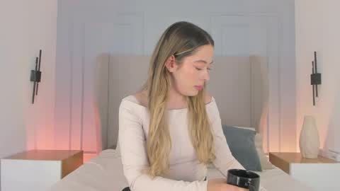 Snapshot of chloe_dee_ chatting on 06.09.26 Chloe online show from 06.09.26