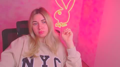 Snapshot of chloe_diva chatting on 11.24.25 Chloe online show from 11.24.25