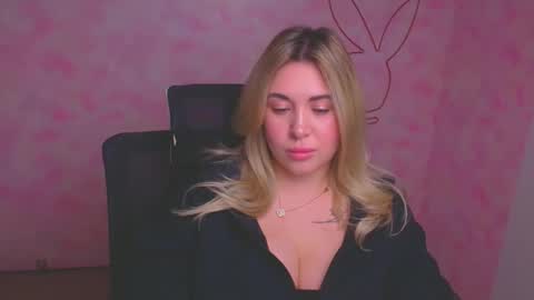 Snapshot of chloe_diva chatting on 11.28.25 Chloe online show from 11.28.25