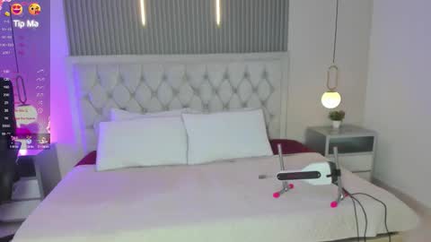 CLHOE  online show from 01.08.26