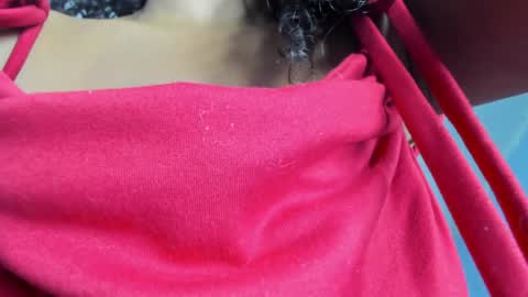 Snapshot of chloe_evans21 chatting on 01.22.25 chloe online show from 01.22.25