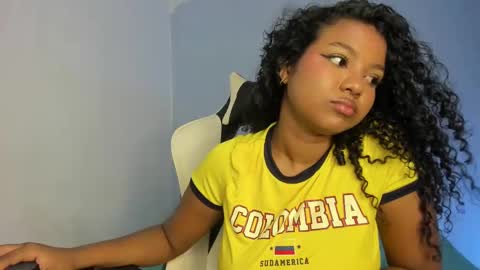 Snapshot of chloe_evans21 chatting on 02.12.25 chloe online show from 02.12.25