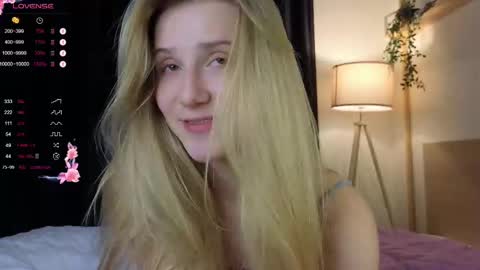 Arianaa Mourrr online show from 02.13.25