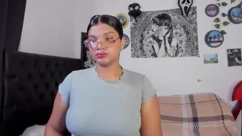 chloe_kisses online show from 09.27.25