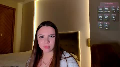 Snapshot of chloe_loo chatting on 10.11.25 Chloe online show from 10.11.25