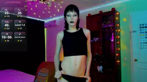 Chloe-Lorelei online show from 12.29.24