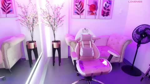 Chloe  online show from 05.22.26
