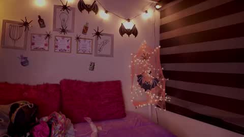 CLOE  online show from 10.18.25