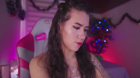 CLOE  online show from 12.18.25