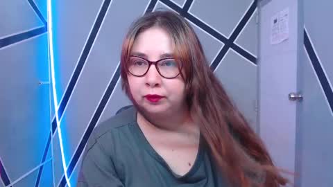 Snapshot of chloe_prg chatting on 01.02.25 chloe_prg online show from 01.02.25