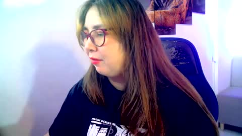 Snapshot of chloe_prg chatting on 01.23.25 chloe_prg online show from 01.23.25