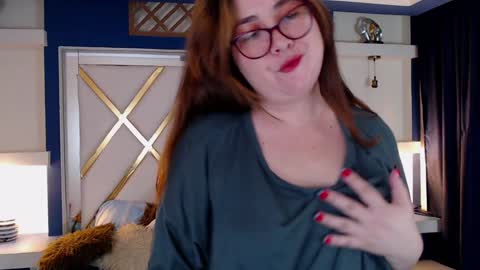 Snapshot of chloe_prg chatting on 01.29.25 chloe_prg online show from 01.29.25